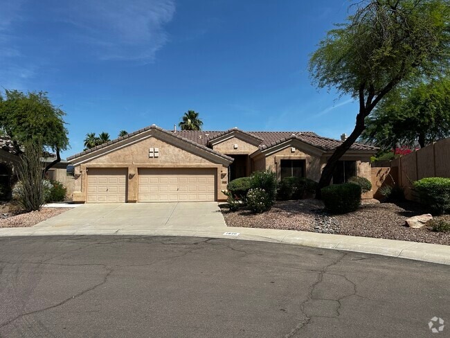 Building Photo - 1620 W Nighthawk Way Rental
