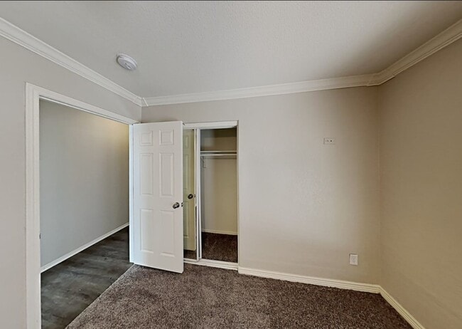 Photo - 650 Laura Dr