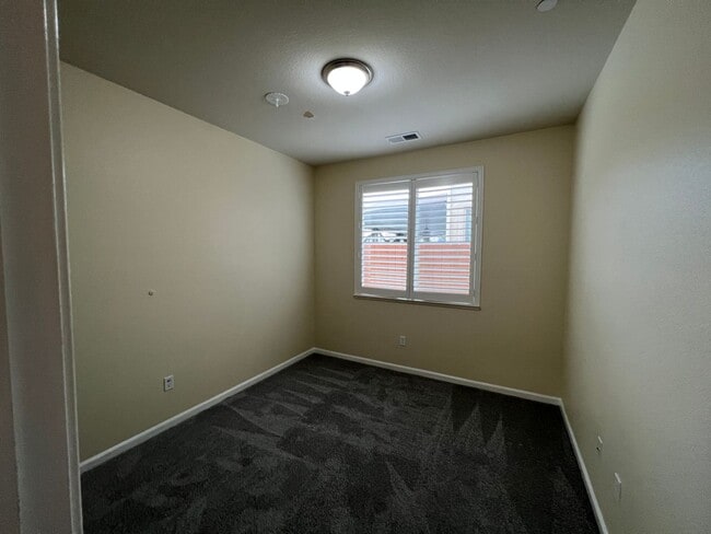 Photo - Newer 4-bedroom Single Story home in Manteca!