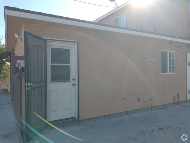 Building Photo - 106 S Sunol Dr Unit #0.5 Rental