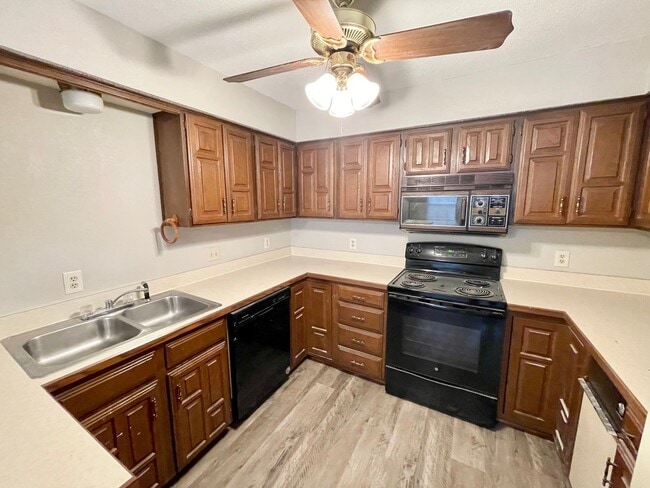 Photo - 3825 Kimberly Dr