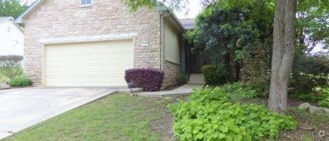 Building Photo - 118 Larkspur Ln Rental