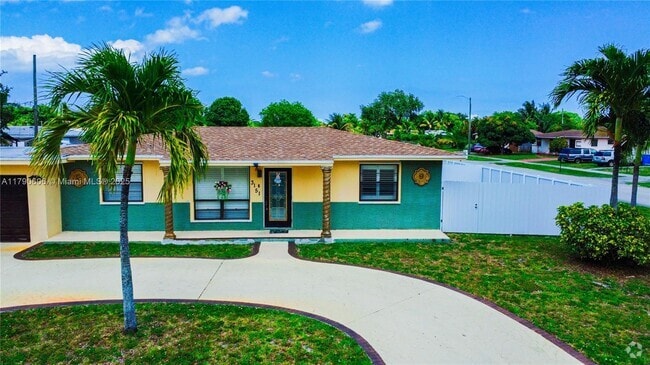 Building Photo - 3151 SW 37th Ave Rental