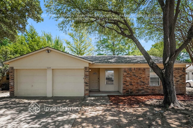 Building Photo - 5205 Hideaway Ct