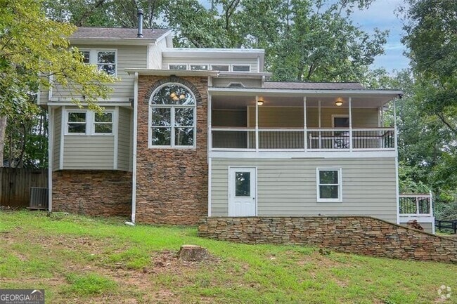 Building Photo - 639 Lakeshore Dr NW Rental