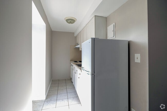 1BR, 1BA - 720SF - Kitchen