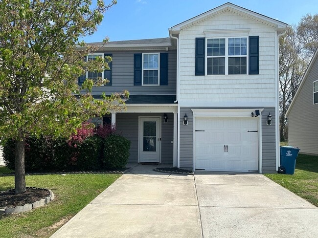 Building Photo - Spacious 3-Bedroom Home with Garage