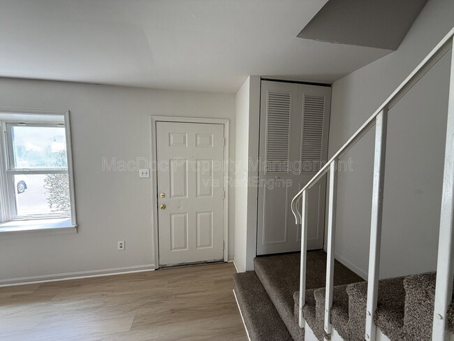 Photo - 809 Denton Cir