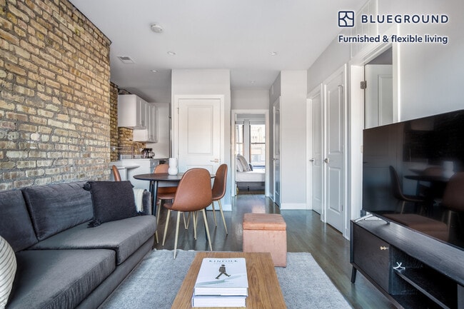 Photo - 3438 N Seminary Ave Unidad FL2-ID457