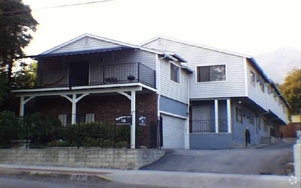 Raintree Apartments - Raintree Apartments