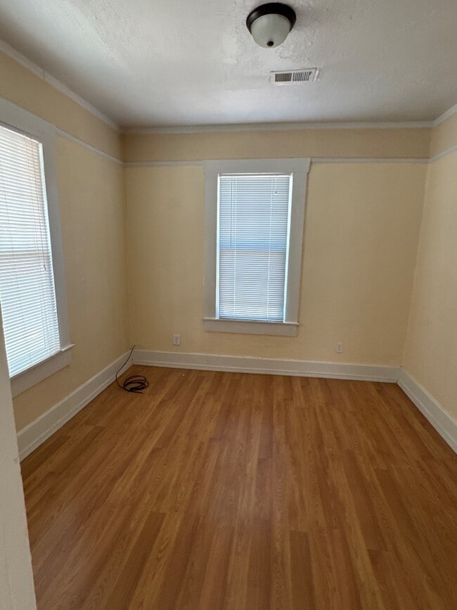 Photo - 700 N Williamson Ave
