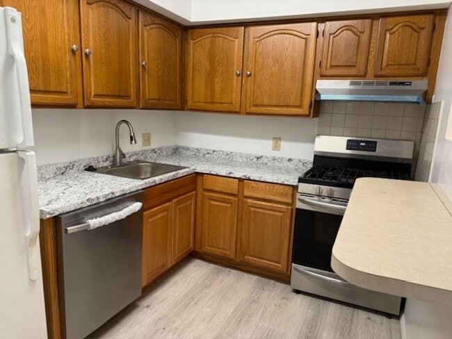 Photo - 604 Stony Way