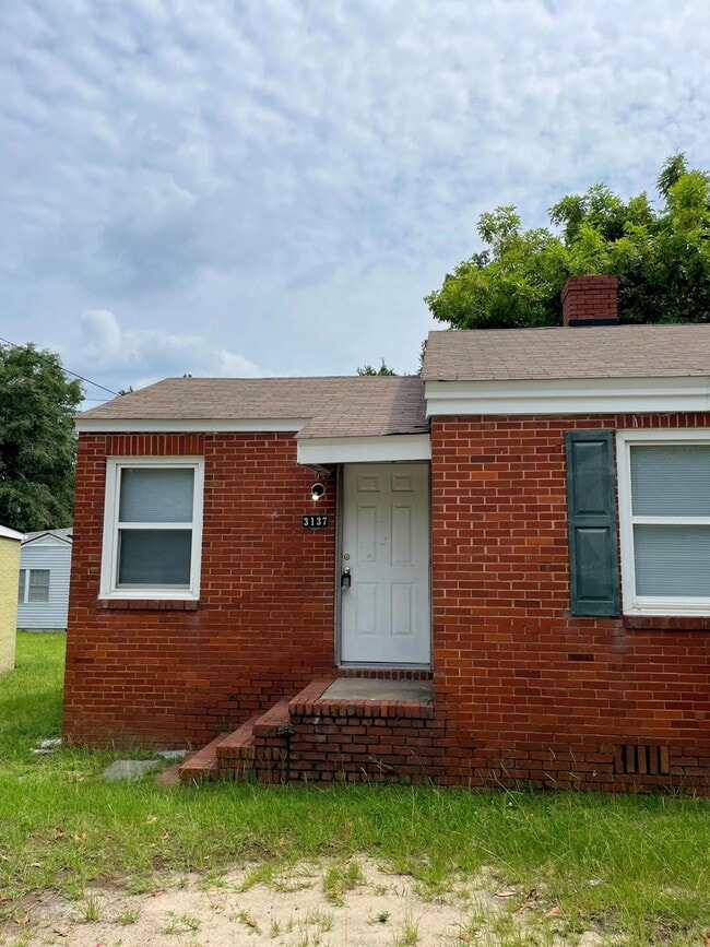 Building Photo - 3137 Lake Forest Dr Rental