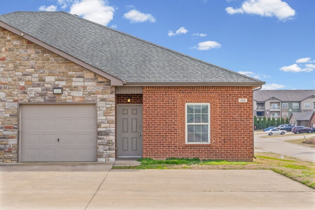 Photo - 109 Holland Dr