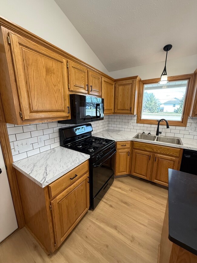 Photo - 8197 Cottonwood Dr