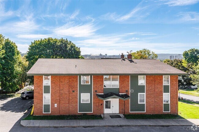 Building Photo - 314 Oak St Unit 26