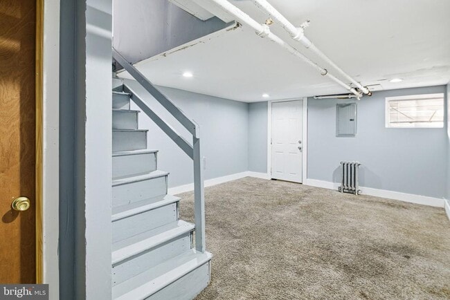 Photo - 6520 Ross St