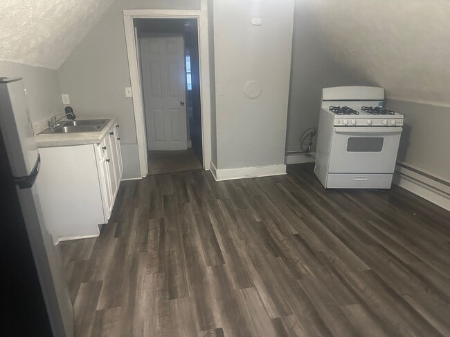 Photo - 10022 Parkgate Ave Unit 3