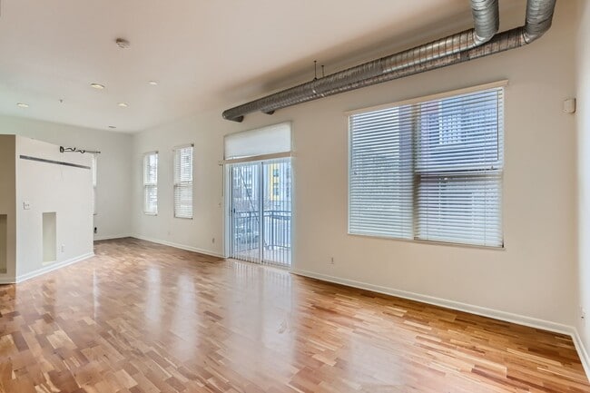 Photo - Bright & Spacious LoHi Condo- Available 8/10/26! Unidad 2D