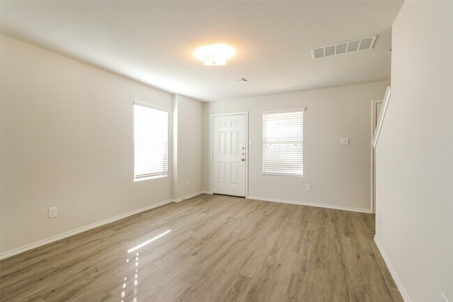 Photo - 2715 Atlas Dr