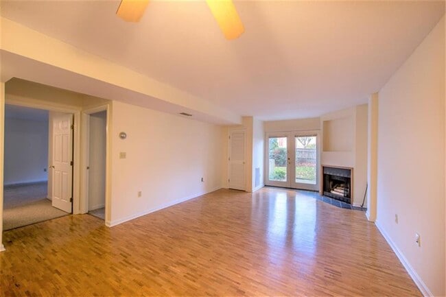 Photo - 325 Franklin St Unit 1