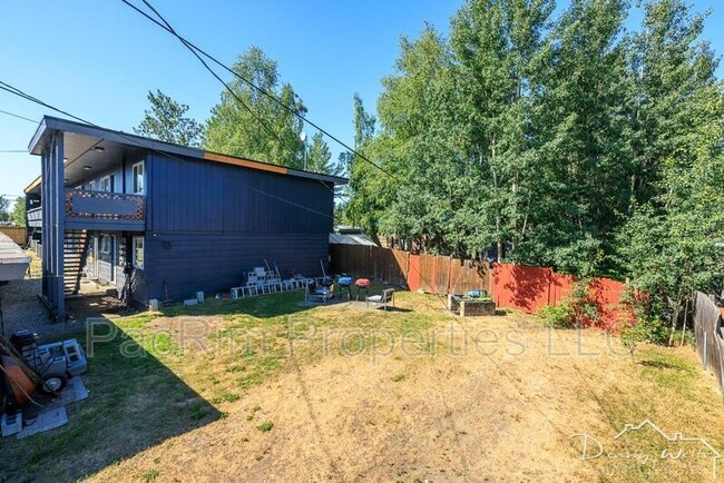 1807 W 36th Ave