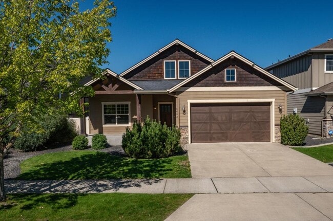 Building Photo - 6683 N Madellaine Dr Rental