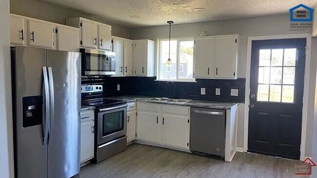 Photo - 425 Revels Dr