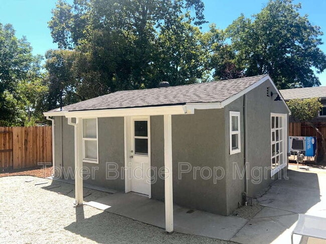 Building Photo - 1854 South Ave Rental