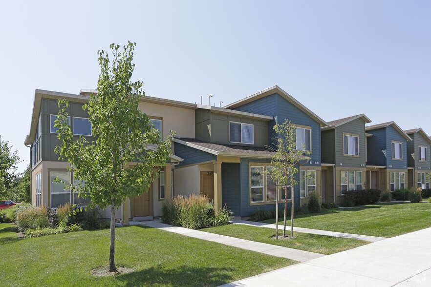 Farmington Crossing Apartments For Rent in Farmington, UT