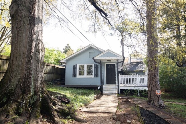 Photo - Beautifully Renovated 2/1 in Desirable Grant Park!