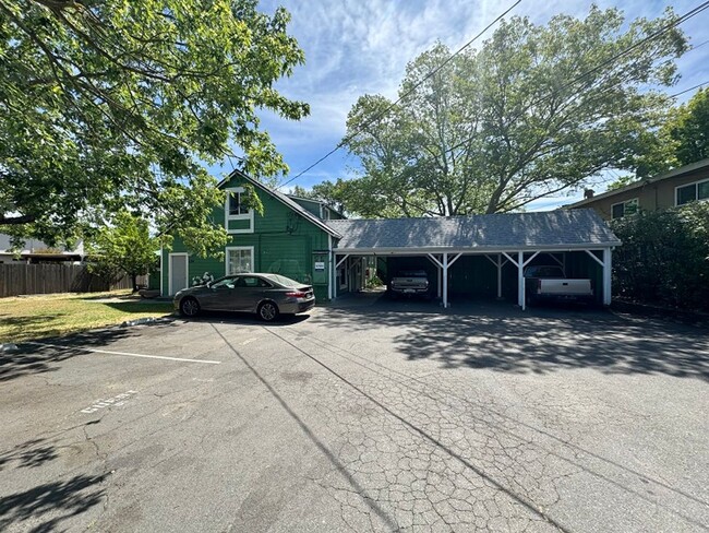 Building Photo - 130-142 Underhill Drive Unit 138
