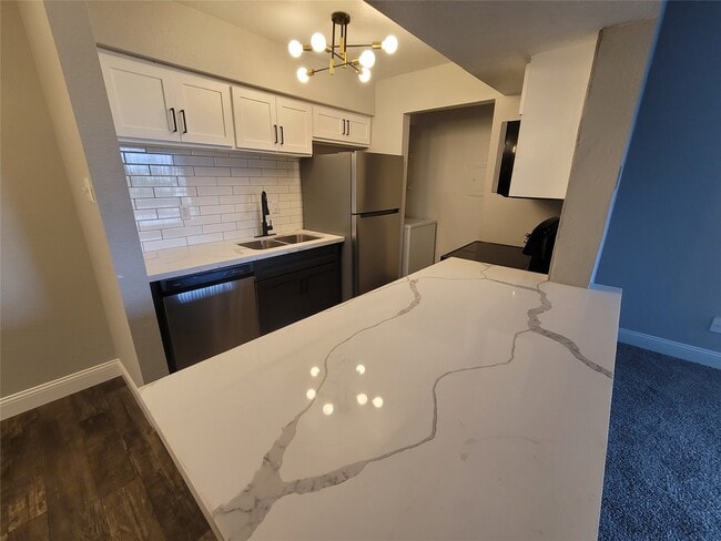 Building Photo - 2701 W Bellfort Ave Unit 1203 Rental
