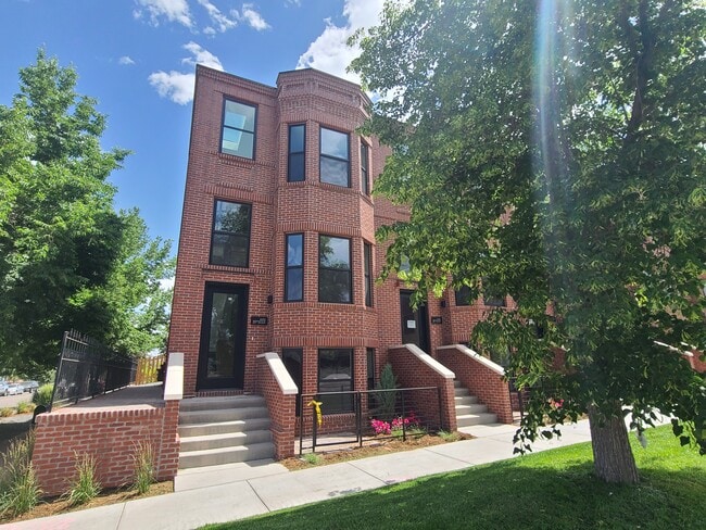 Photo - 1095 25th St