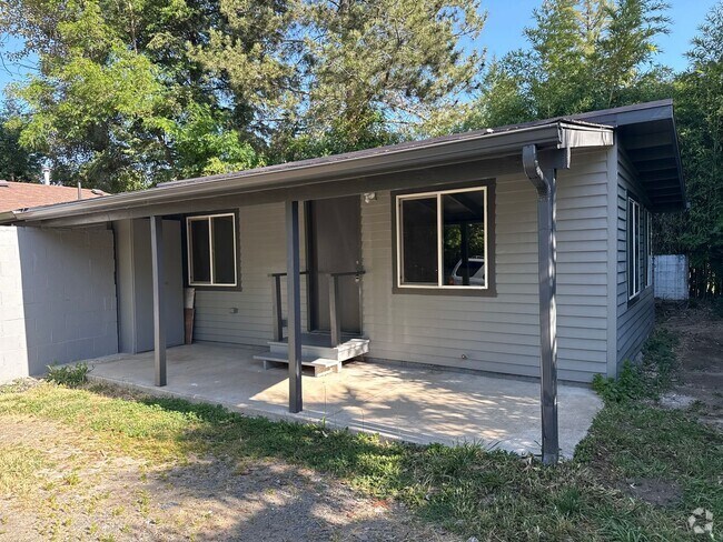 Building Photo - 2204001 Unit 1333 1/2 Rental