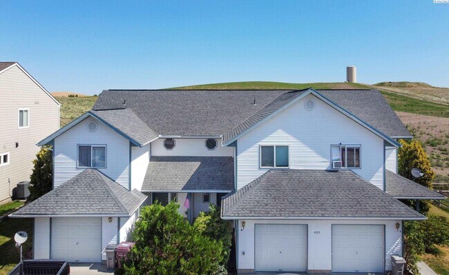 Photo - 400 NW Parr Dr