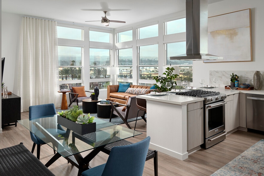 B934 – 2 Bed, 2 Bath with Bright Living Space