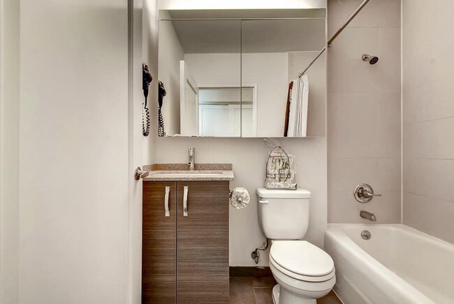 Photo - 399 E 34th St Unidad SI ID1025362P