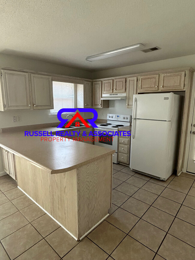 Photo - Available Now- One Level Garden Home in Alabaster!