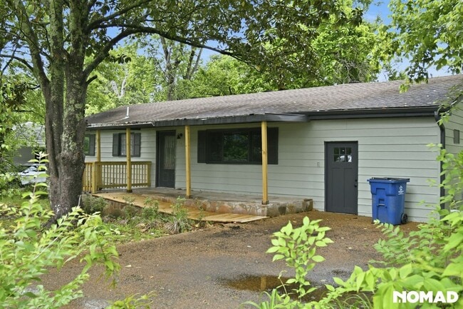 Building Photo - 1322 W Sherry Dr