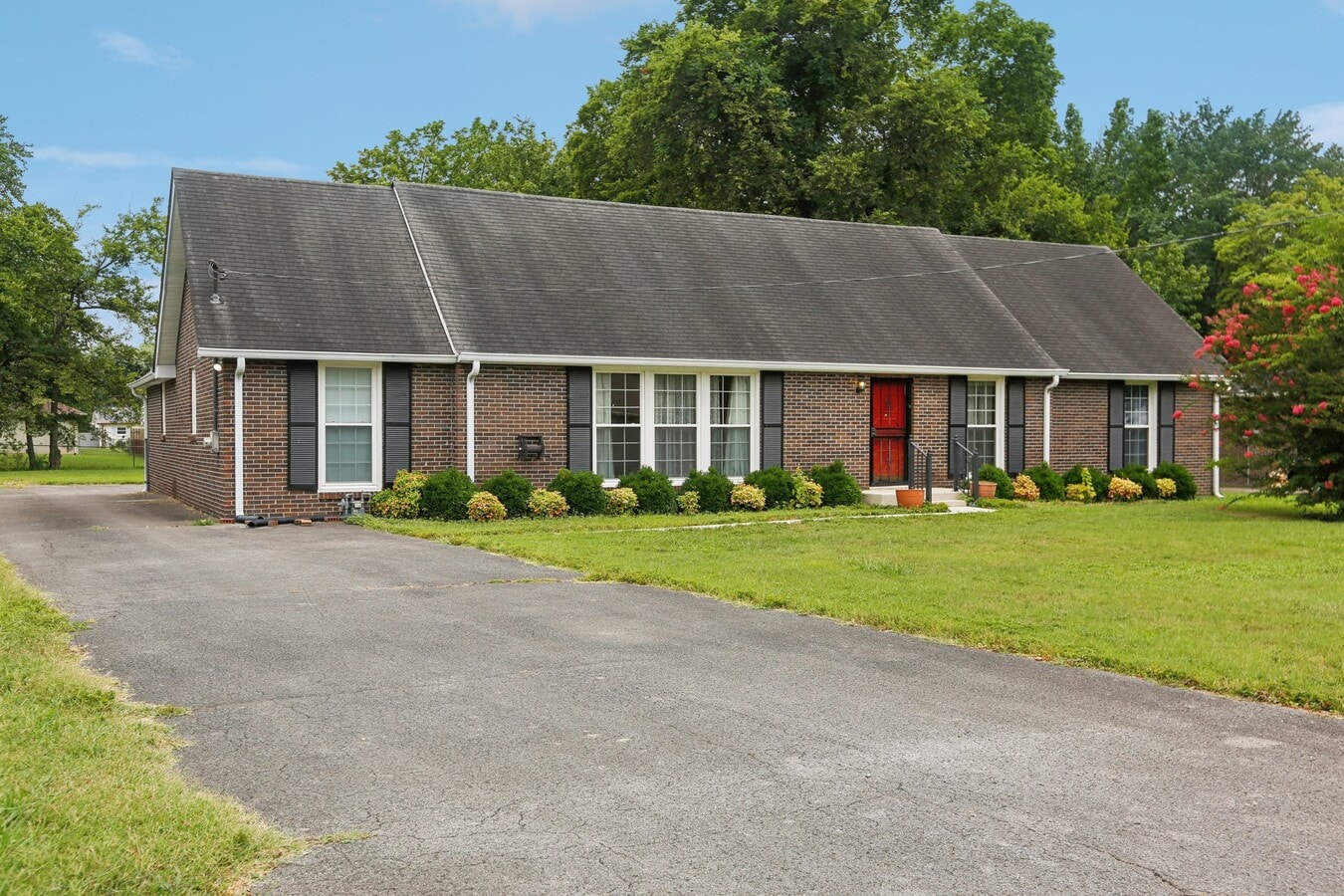 Photo - 8024 Regency Dr