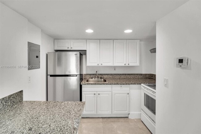 Photo - 4325 NW S Tamiami Canal Dr Unidad 306