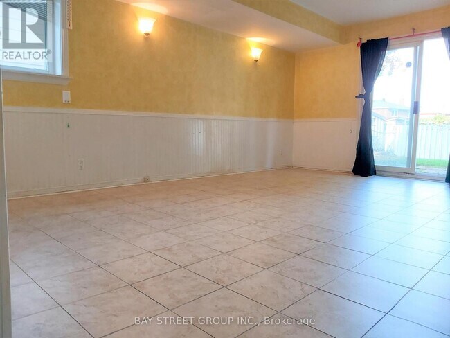 Photo - 72 Parkdene Ct