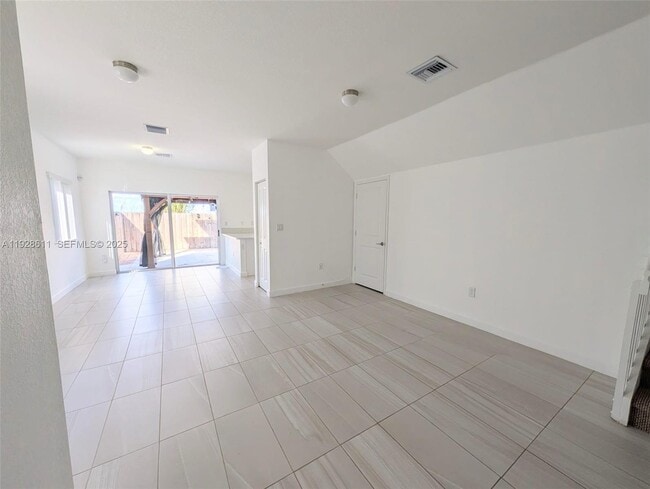 Photo - 1238 NW 4th Ln