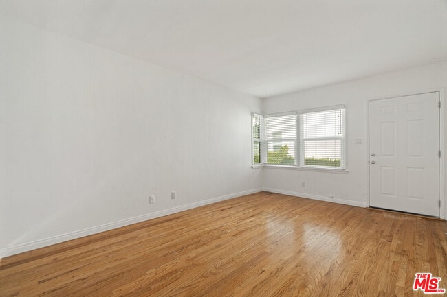 Photo - 1/2 Ocean Park Blvd