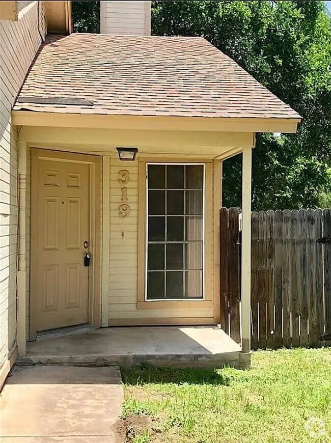Building Photo - Greenlawn Blvd Unit 319 Greenlawn Blvd Rental