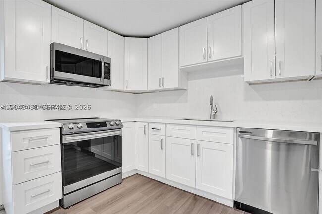 Photo - 630 NE 52nd St