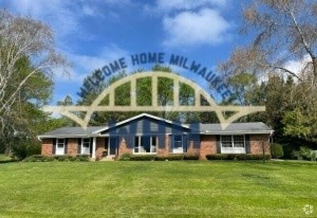 Building Photo - 825 Poplar Creek Dr Rental