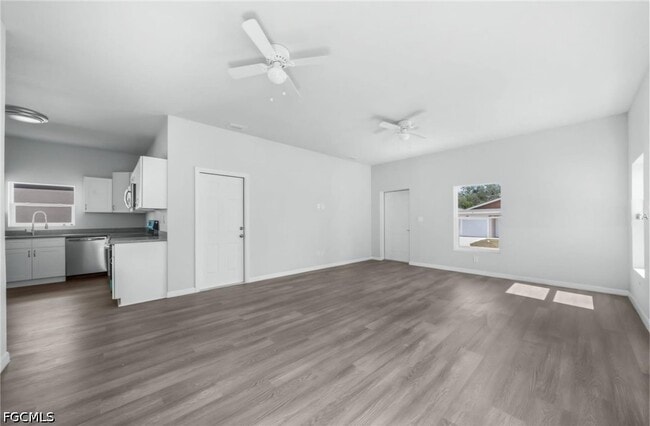 Building Photo - 1483 Las Villas Blvd