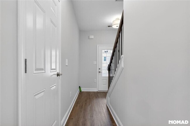Photo - 110 Greenview Ct